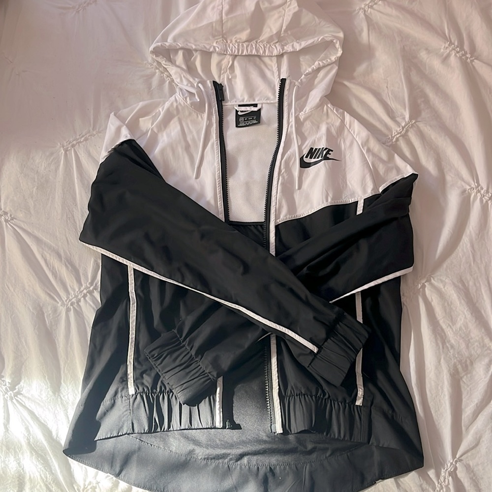 nike windbreaker